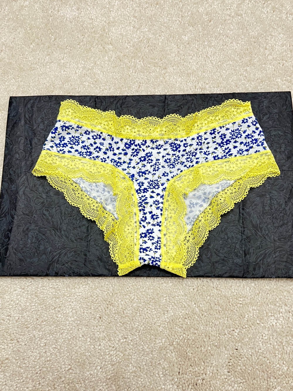 New Victoria’s Secret Vintage yellow Floral Modal lace trim HipHugger Panties XS